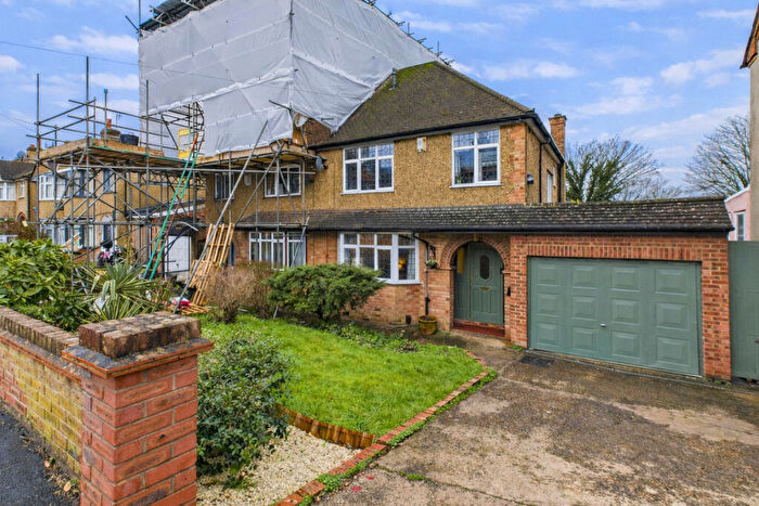 3 Bedroom Semi Detached House For Sale In Alexandra Road, Hemel Hempstead, HP2