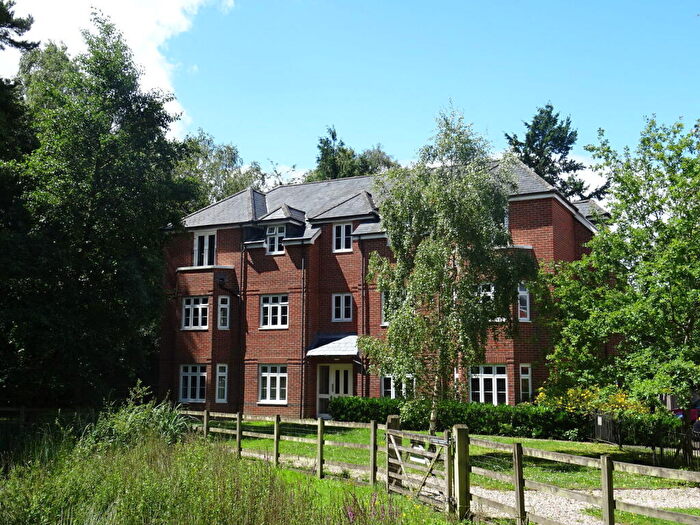 2 Bedroom Apartment To Rent In Rowlock Gardens, Hermitage, RG18