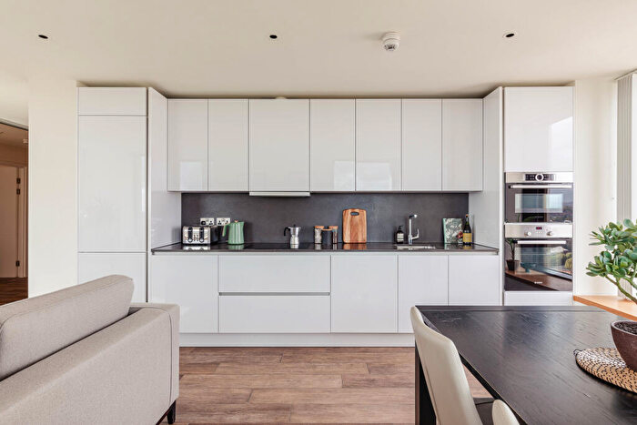 2 Bedroom Apartment To Rent In Junction Road, London, N19