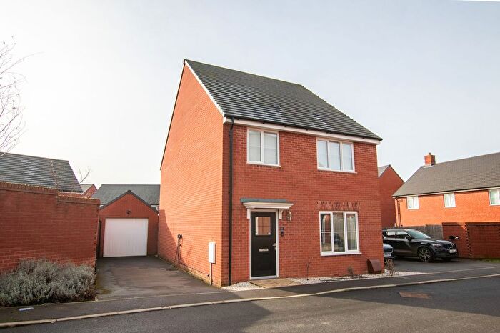 4 Bedroom Detached House For Sale In Jones Way, Banbury, OX16
