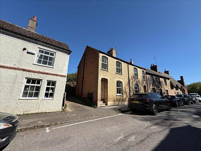 4 Bedroom Detached House For Sale In Grafton Road, Geddington, NN14
