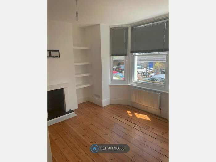 1 Bedroom Flat To Rent In Inwood Crescent, Brighton, BN1