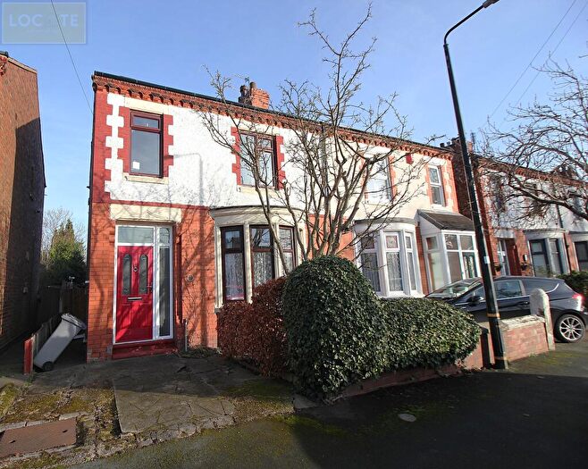 3 Bedroom Semi-Detached House For Sale In Whitelake Avenue, Flixton, M41