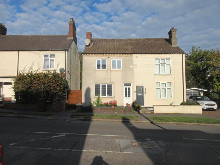 3 Bedroom Semi-Detached House For Sale In Hartshorne Road, Woodville, Swadlincote, DE11