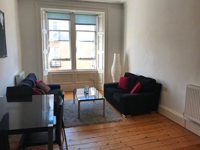2 Bedroom Flat To Rent In Waverley Park, Edinburgh, EH8