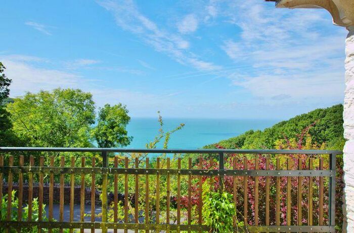 2 Bedroom Ground Flat For Sale In Sea View Flat, Patio & Parking, EX31