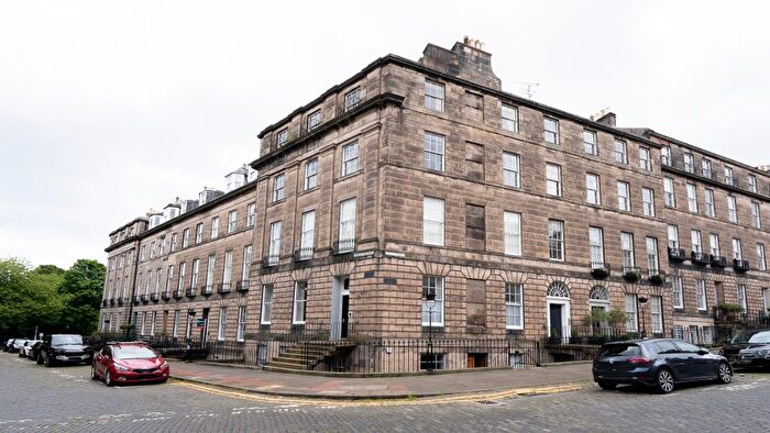 3 Bedroom Flat To Rent In India Street, New Town, Edinburgh, EH3