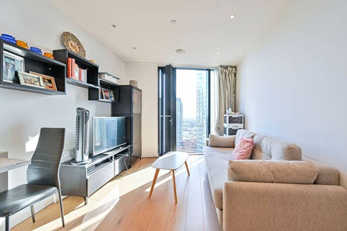 1 Bedroom Flat To Rent In Walworth Road, Elephant And Castle, London, SE1