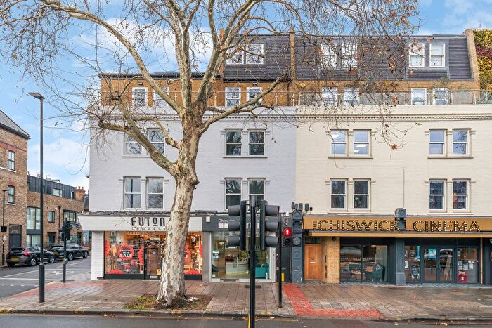 2 Bedroom Flat For Sale In Lennards Court, Chiswick High Road, Chiswick, London, W4