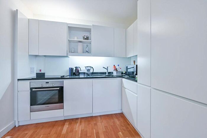 1 Bedroom Flat To Rent In Amelia Street, Elephant And Castle, London, SE17