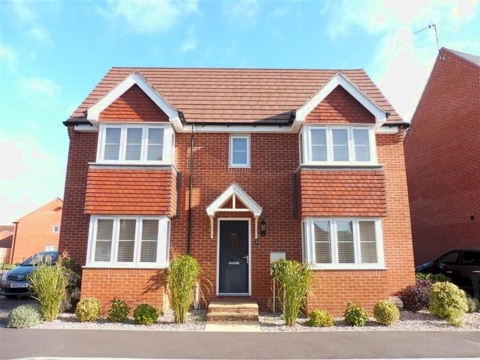 3 Bedroom Detached House To Rent In Alcott Close, Warwick CV34