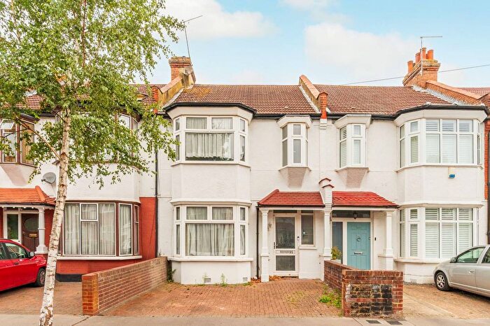 3 Bedroom Terraced House To Rent In Melrose Avenue, Norbury, London, SW16