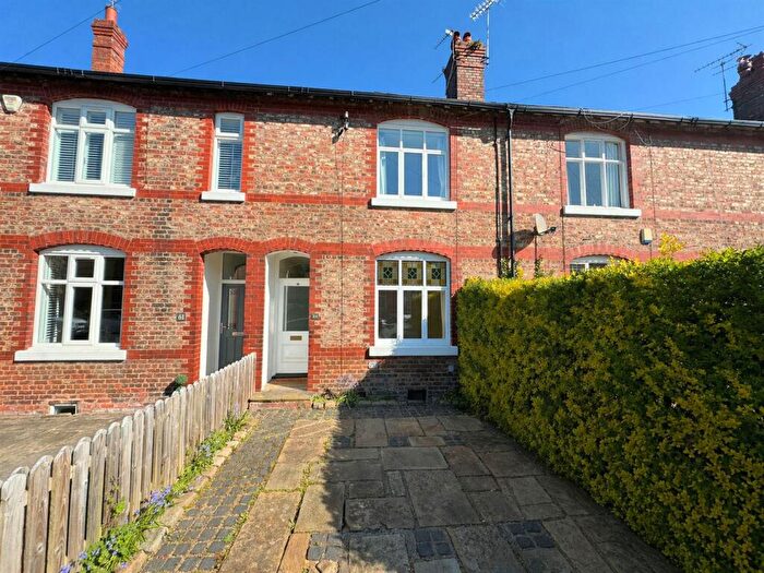 3 Bedroom Terraced House To Rent In Moss Lane, Alderley Edge, SK9