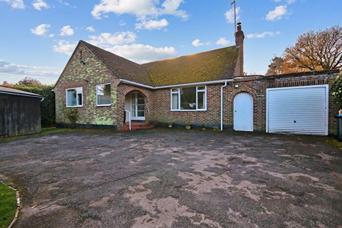 3 Bedroom Detached Bungalow For Sale In Felcourt Road, Felcourt, East Grinstead, RH19