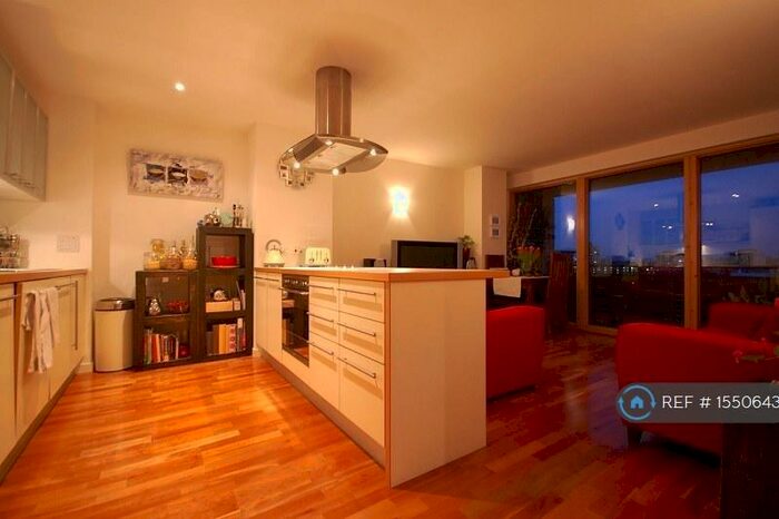 2 Bedroom Flat To Rent In Gainsborough Studios South, London, N1