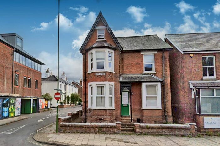 3 Bedroom Semi-Detached House To Rent In Park Street, Horsham, RH12