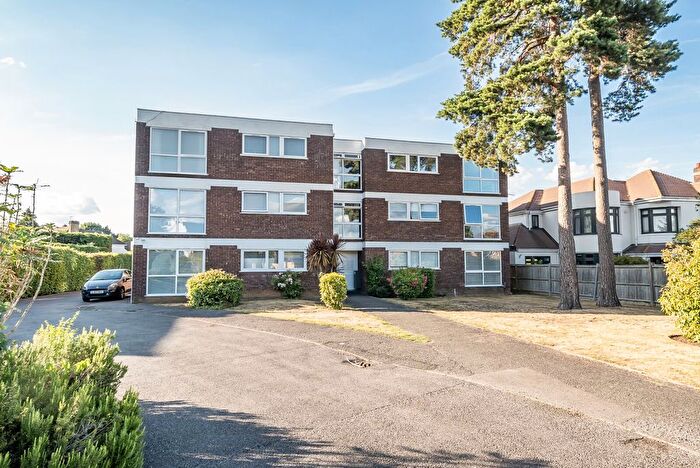 3 Bedroom Flat To Rent In Rydens Road, Walton-On-Thames, KT12