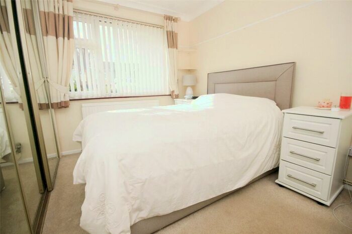2 Bedroom Bungalow For Sale In Long Meadow Drive, Wickford, Essex, SS11