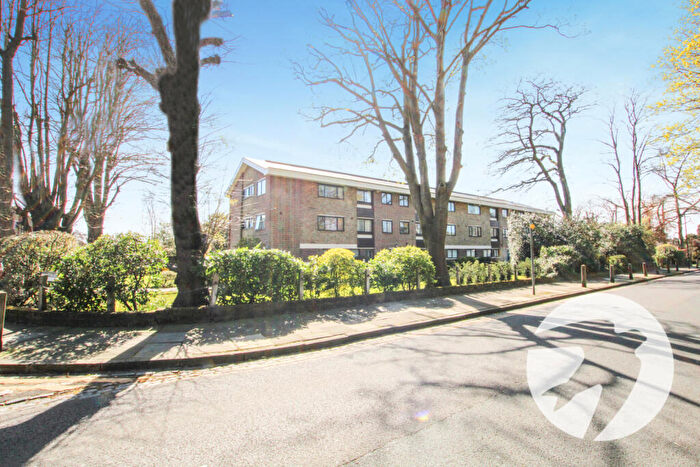 2 Bedroom Flat For Sale In Greenacres, London, SE9