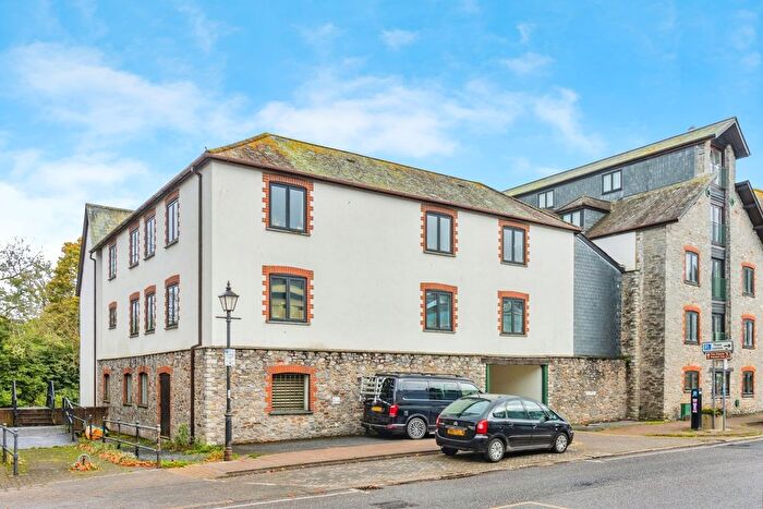 1 Bedroom Flat For Sale In The Plains, Totnes, Devon, TQ9
