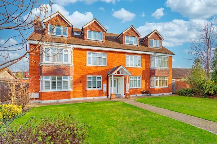 3 Bedroom Flat For Sale In Ewell Road, Surbiton, KT6