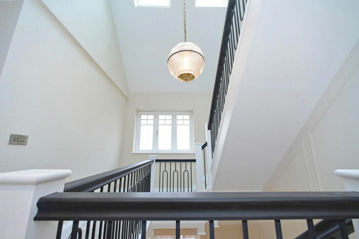 5 Bedroom Detached House For Sale In New Park Road, Cranleigh, GU6