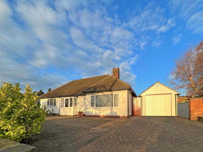 Houses for sale & to rent in CH60 1UT, Meadowcroft, Heswall Wirral