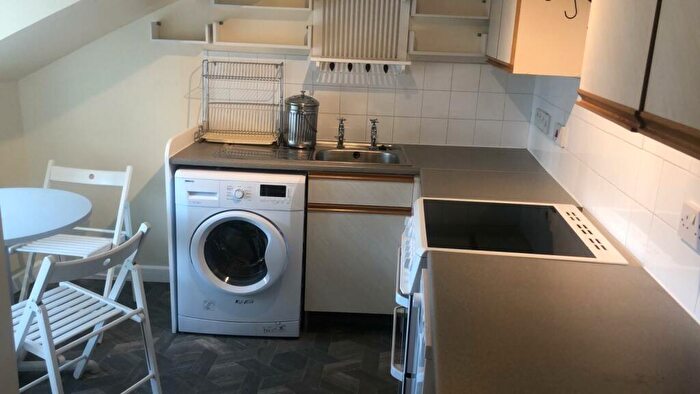 1 Bedroom Apartment To Rent In Vallis Way, Frome, BA11