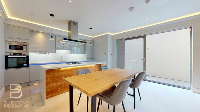 3 Bedroom End Of Terrace House To Rent In Angles Road, London, SW16