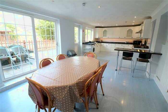 1 Bedroom House Of Multiple Occupation To Rent In Windmill Lane, Cheshunt, Waltham Cross, EN8