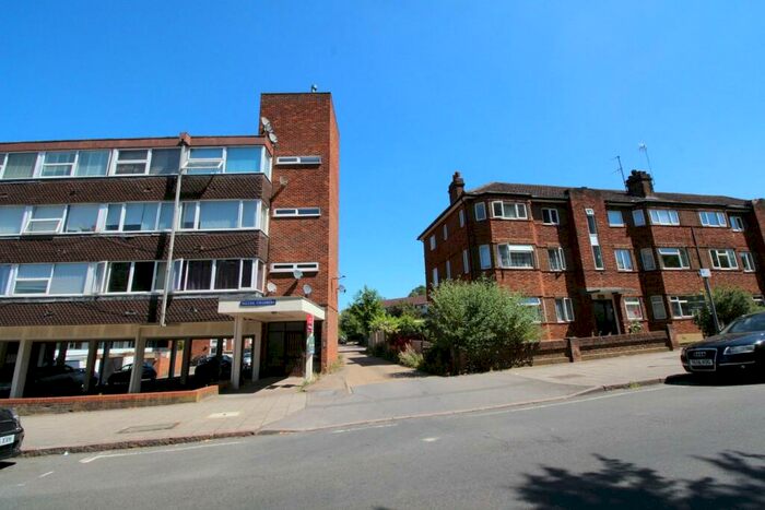 1 Bedroom Flat To Rent In Baliol Chambers, Hollow Lane, Hitchin, SG4