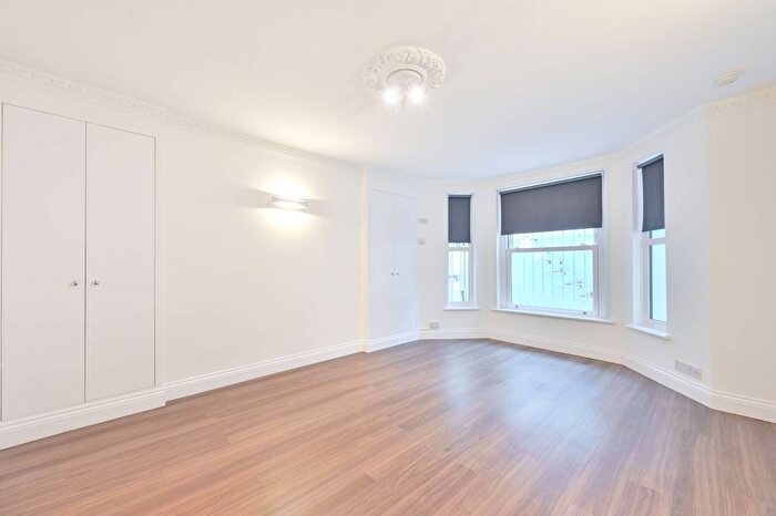 Studio To Rent In Elsham Terrace, Holland Park, London, W14
