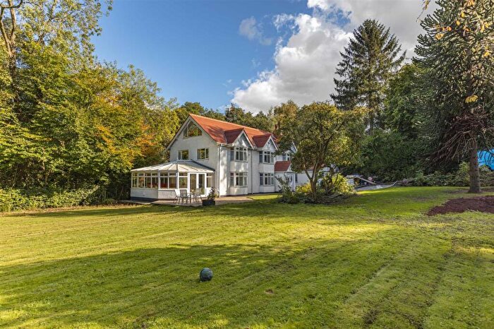 4 Bedroom Detached House For Sale In Mill Hill Hollow, Poynton, SK12