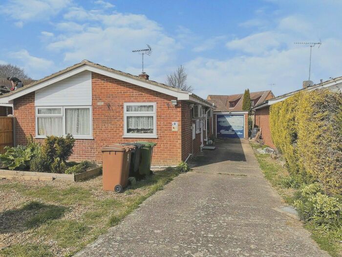 3 Bedroom Detached Bungalow For Sale In Curtis Drive, Feltwell, Thetford, IP26