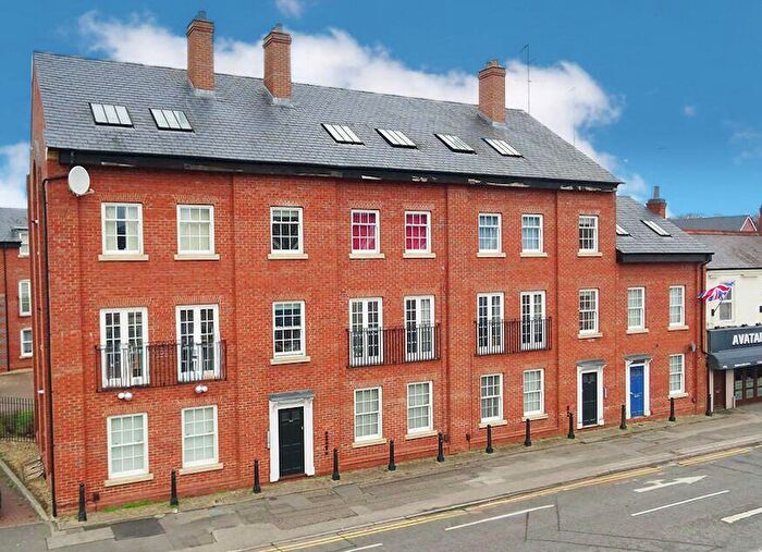 2 Bedroom Flat For Sale In St. Marys Road, Market Harborough, LE16