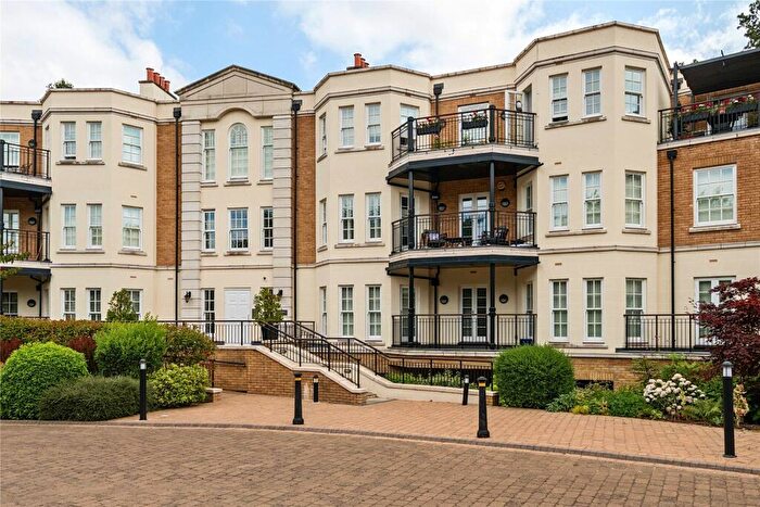 2 Bedroom Flat For Sale In Westerham Road, Keston, BR2