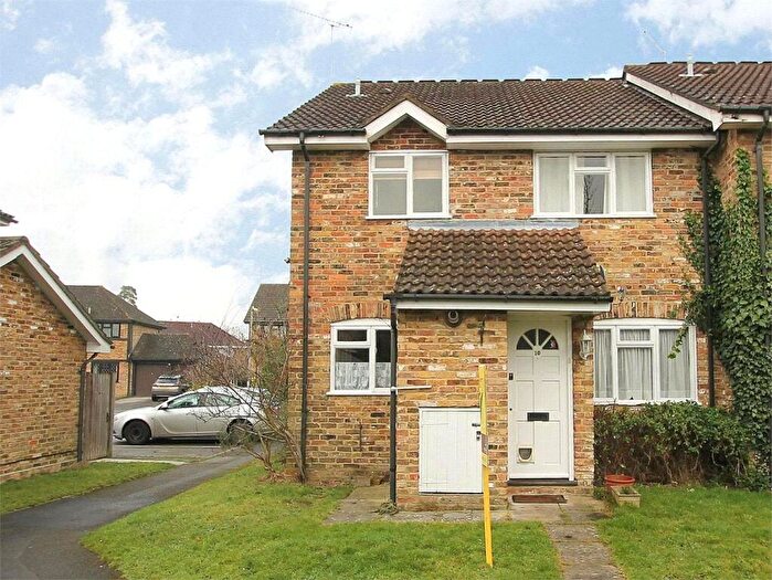2 Bedroom End Of Terrace House To Rent In Saffron Court, Farnborough, Hampshire, GU14