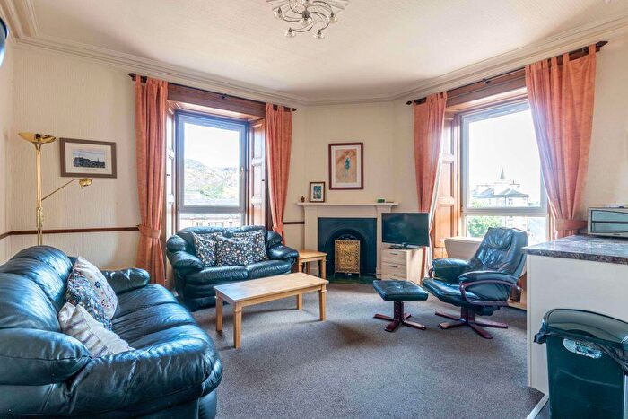 2 Bedroom Flat To Rent In L – Montague Street, Edinburgh, EH8