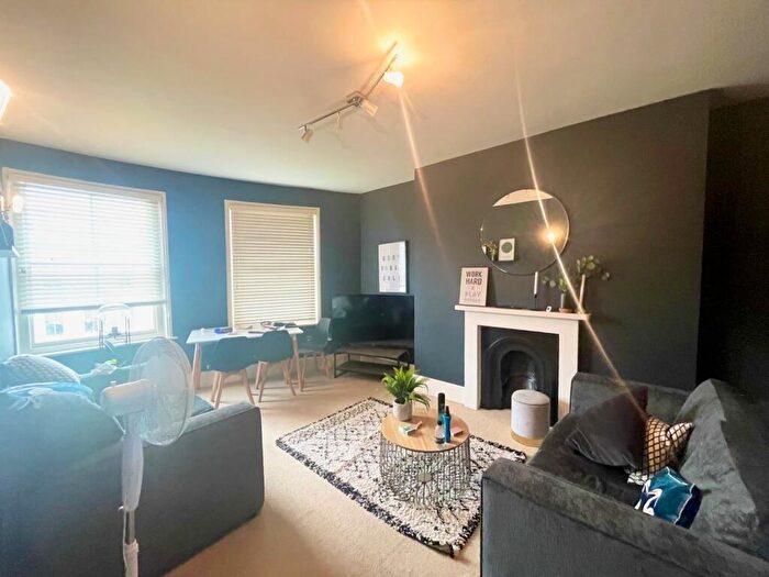 2 Bedroom Apartment To Rent In Brunswick Place, Hove, BN3