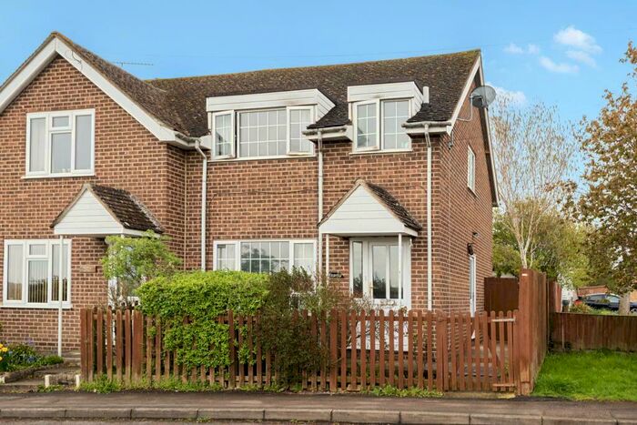 3 Bedroom Semi-Detached House For Sale In Blackthorn, Oxfordshire, OX25