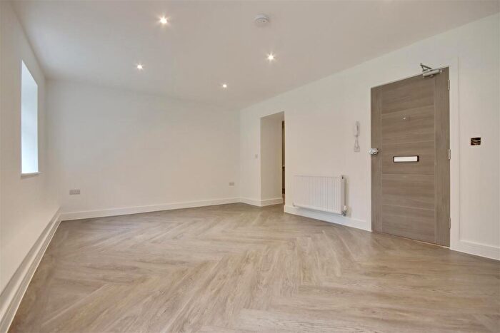 2 Bedroom Flat To Rent In The Old Portsmouth Gaol, PO3