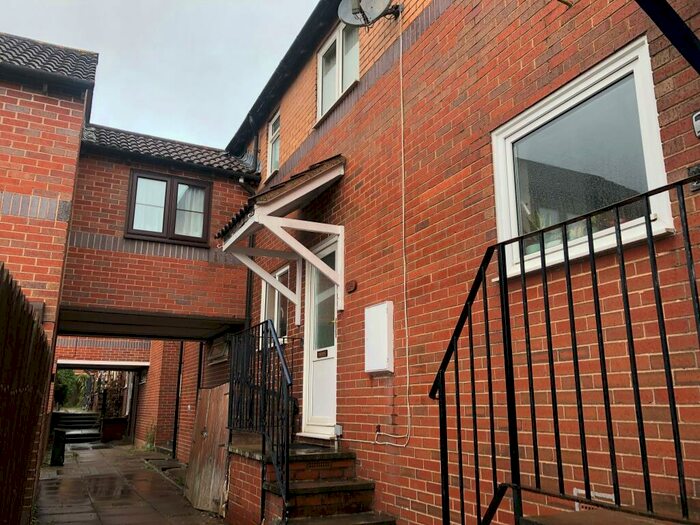 2 Bedroom House To Rent In Farm Hill, Exwick, EX4