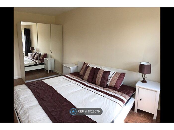 2 Bedroom Flat To Rent In Greening House, London, SE13