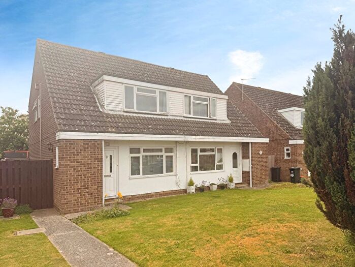 3 Bedroom Semi-Detached House To Rent In Beaumont Park, Littlehampton, West Sussex, BN17