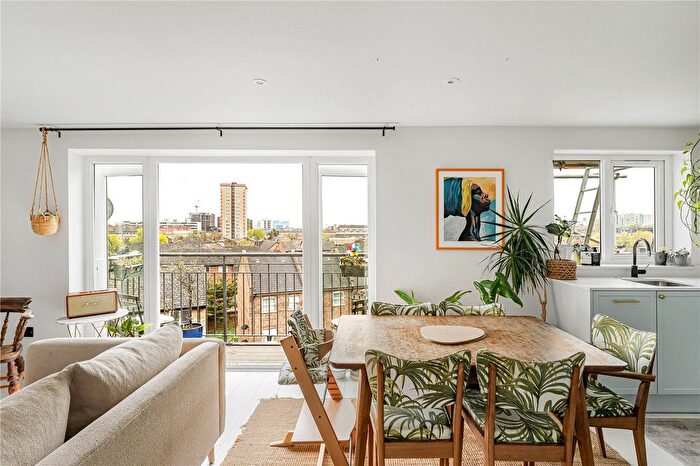 3 Bedroom Flat For Sale In Albion Drive, London, E8