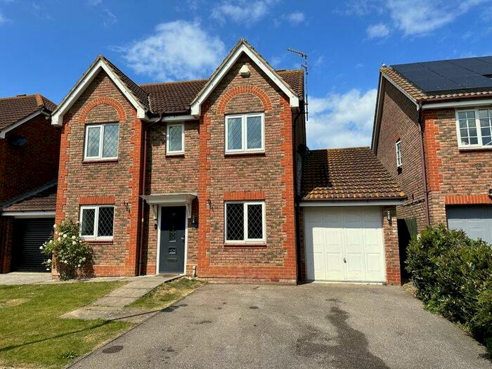 4 Bedroom Detached House To Rent In Penny Cress Road, Minster On Sea, Sheerness, ME12