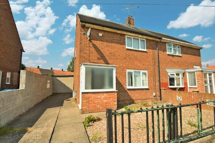 2 Bedroom Semi-Detached House To Rent In Uxbridge Grove, Greatfield, Hull, HU9