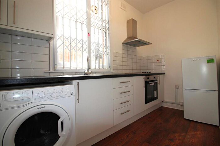Studio To Rent In Evington Road, Off London Road, Leicester, LE2