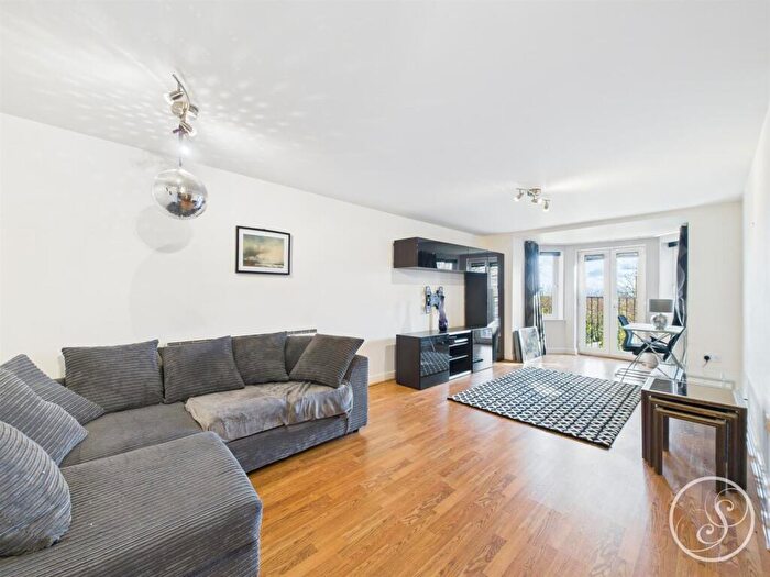 2 Bedroom Flat To Rent In The Gables, Shadwell Lane, Leeds, LS17