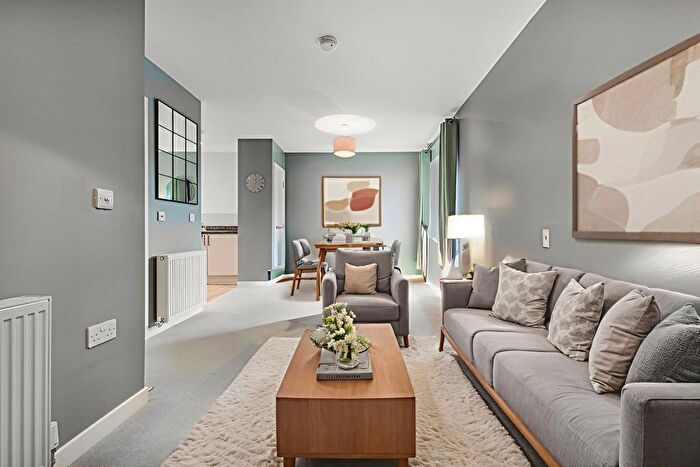 2 Bedroom Flat For Sale In Shawbridge Street, Pollokshaws, Glasgow, G43